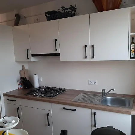 Grosszuegiges Dach-loft - 120qm, Dart, Airhockey, Beamer, Nahe Hafen, Schloss & Altstadt