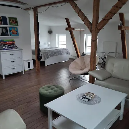 Apartmán Grosszuegiges Dach-loft - 120qm, Dart, Airhockey, Beamer, Nahe Hafen, Schloss & Altstadt Schwerin (Mecklenburg-Vorpommern)
