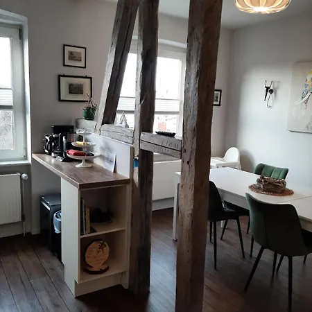 Grosszuegiges Dach-loft - 120qm, Dart, Airhockey, Beamer, Nahe Hafen, Schloss & Altstadt Apartmán