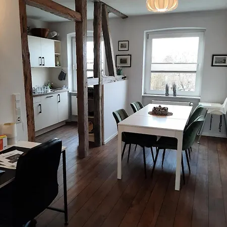 Grosszuegiges Dach-loft - 120qm, Dart, Airhockey, Beamer, Nahe Hafen, Schloss & Altstadt Apartmán